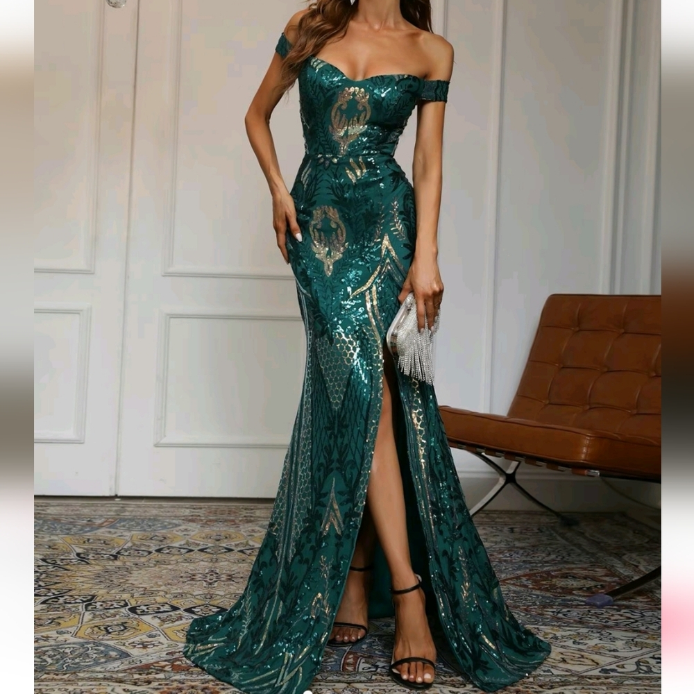 Elegant Green Patterned Dress